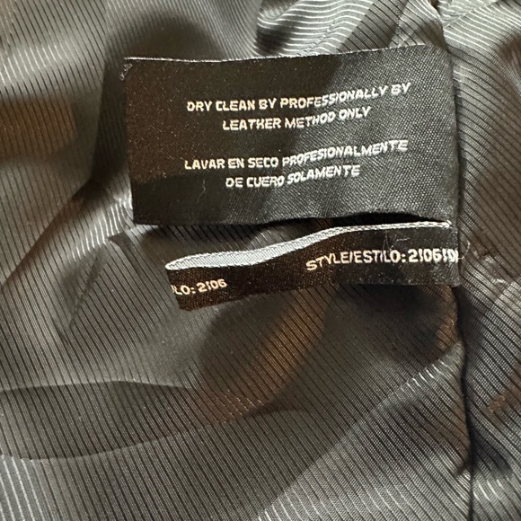 Black vintage 100% Leather Jacket,really good condition, light wear on sleeves. - Picture 11 of 13